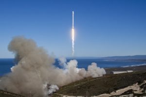 This image obtained from SpaceX shows a Falcon 9 rocket lifting off from Vandenberg Air Force Base, California, on January 14, 2017. SpaceX launched 10 satellites for Iridium, a mobile and data communications company. / AFP PHOTO / SPACEX / HO / RESTRICTED TO EDITORIAL USE - MANDATORY CREDIT "AFP PHOTO / SPACEX" - NO MARKETING NO ADVERTISING CAMPAIGNS - DISTRIBUTED AS A SERVICE TO CLIENTS