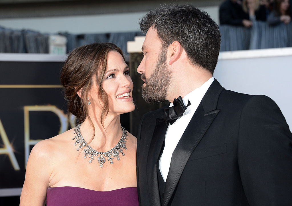 HOLLYWOOD, CA - FEBRUARY 24: Actors Jennifer Garner(L) and Ben Affleck arrive at the Oscars at Hollywood & Highland Center on February 24, 2013 in Hollywood, California. (Photo by Jason Merritt/Getty Images)