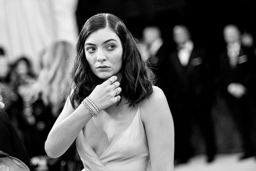 NEW YORK, NY - MAY 02: (EDITORS NOTE: Image has been converted to black and white.) Lorde attends the "Manus x Machina: Fashion In An Age Of Technology" Costume Institute Gala at Metropolitan Museum of Art on May 2, 2016 in New York City. (Photo by Mike Coppola/Getty Images for People.com)
