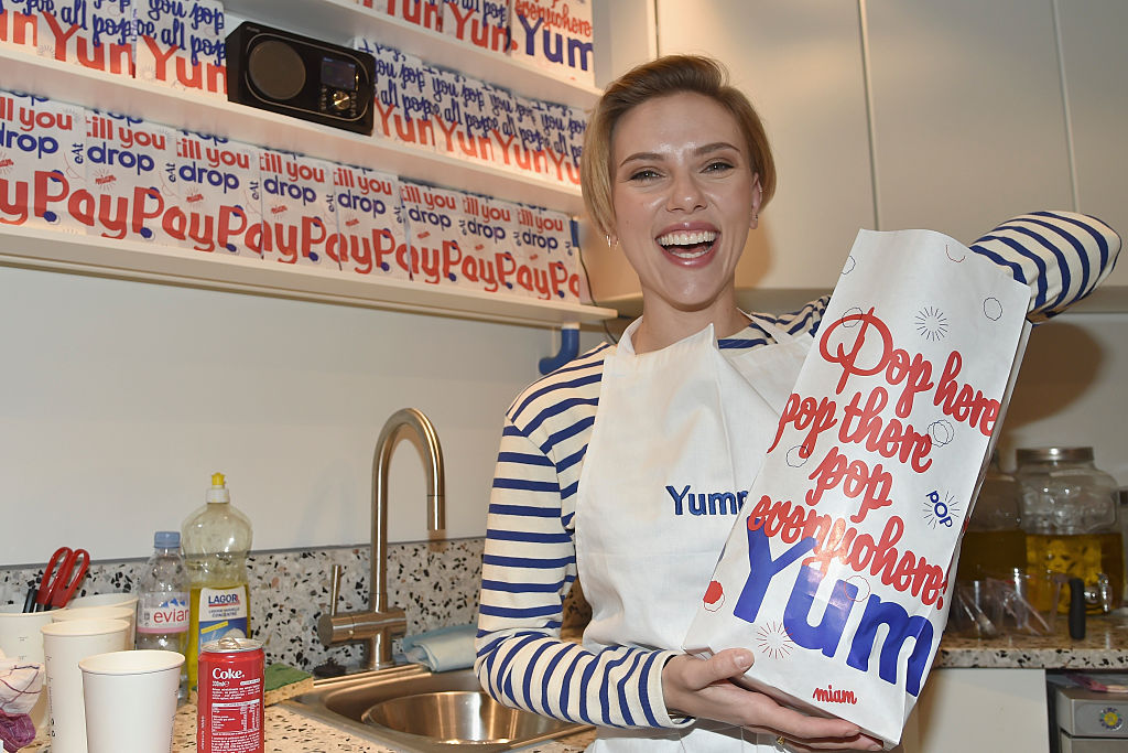 PARIS, FRANCE - OCTOBER 22: Scarlett Johansson attends the opening of the Yummy Pop shop where Scarlett Johansson opens the new store Yummy Pop in Le Marais, Paris on October 22, 2016 in Paris, France. (Photo by Pascal Le Segretain/Getty Images for Yummy Pop)