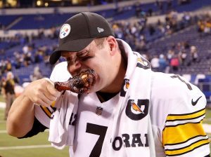 INDIANAPOLIS, IN - NOVEMBER 24: Ben Roethlisberger #7 of the Pittsburgh Steelers eats a turkey leg after the Steelers beat the Indianapolis Colts 28-7 at Lucas Oil Stadium on November 24, 2016 in Indianapolis, Indiana. (Photo by Joe Robbins/Getty Images)