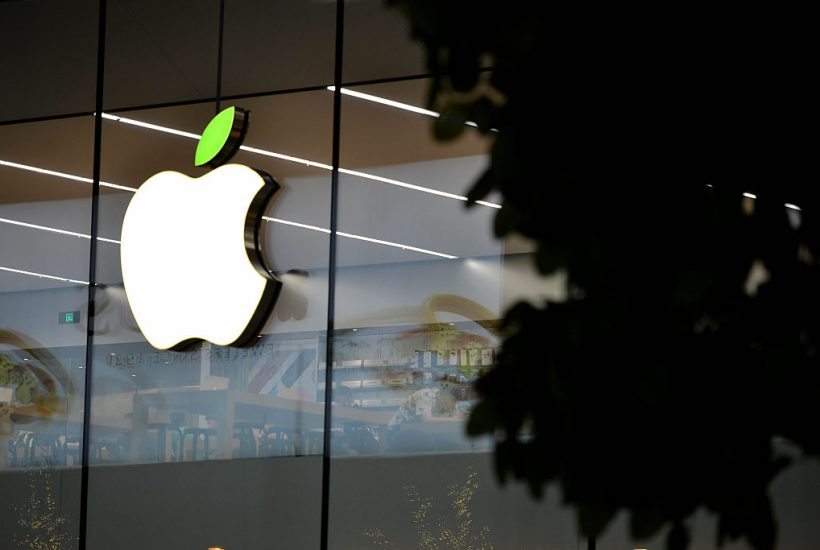 SHENYANG, CHINA - APRIL 20: (CHINA OUT) The "leaf" on the logo of Apple store turns green to welcome the World Earth Day on April 20, 2016 in Shenyang, Liaoning Province of China. Apple Inc. has declared that the "Leaves" on all 132 Apple Stores' logos in world would turn green from April 15 to 22 for the upcoming World Earth Day which falls on April 22 each year. (Photo by VCG/Getty Images)