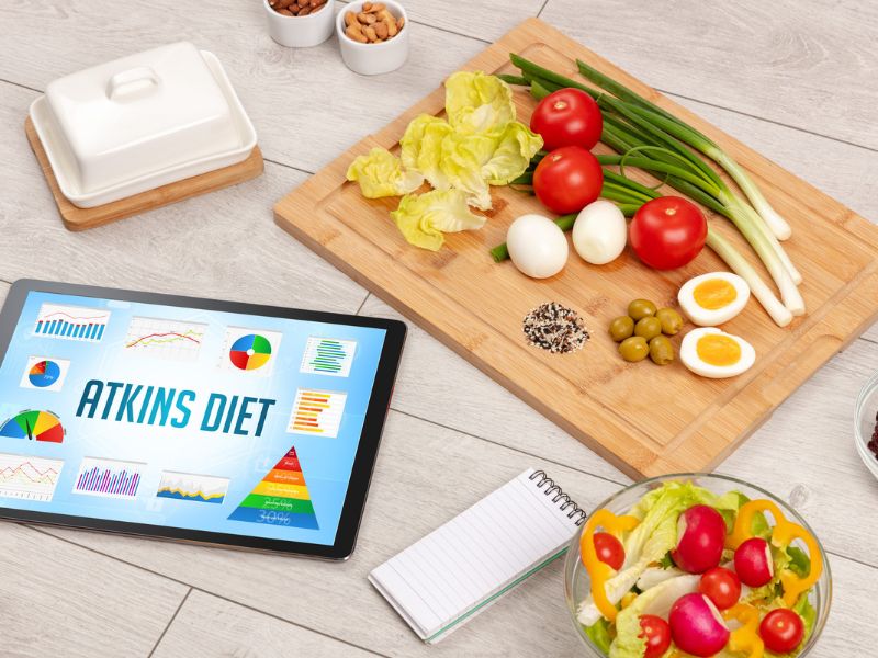 Az Atkins-diéta alapja a húsok, sajtok és zsírok fogyasztása, de vajon tényleg egészséges
