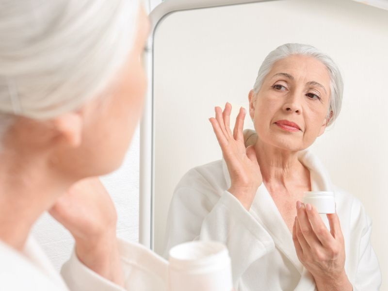 Bőrápolás időskorban – a legjobb tippek ragyogó arcbőrért