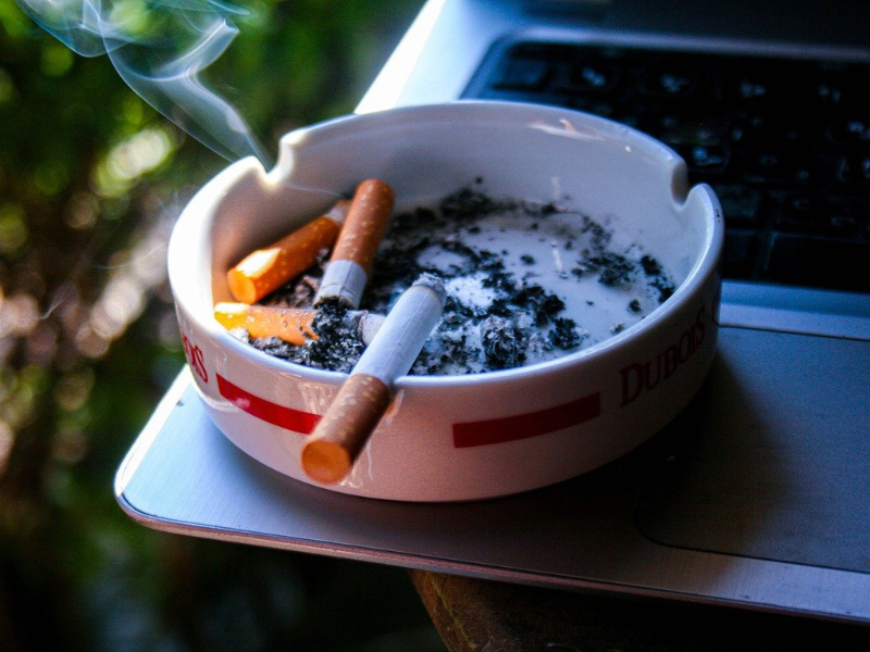 dohányzási tilalmak szabadtéri helyszíneken