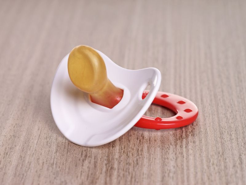 A felnőtt cumi egyre népszerűbb