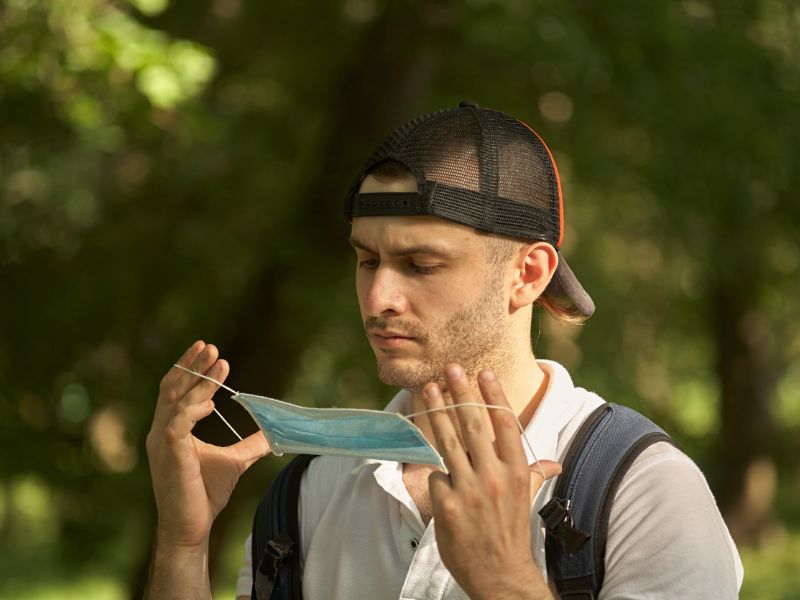 A koronavírus új variánsa támad Magyarországon, érdemes néha maszkot felhúznunk