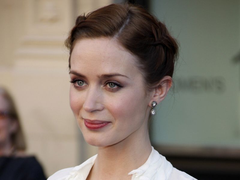 Emily Blunt arcplasztikája furán fest