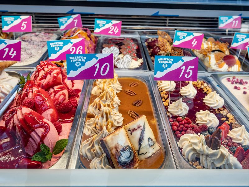 A Balaton fagyija idén a rozmaringgal, sült és sós mandulával, valamint kecskesajttal készült finomság lett/Fotó: MTI/Szigetváry Zsolt