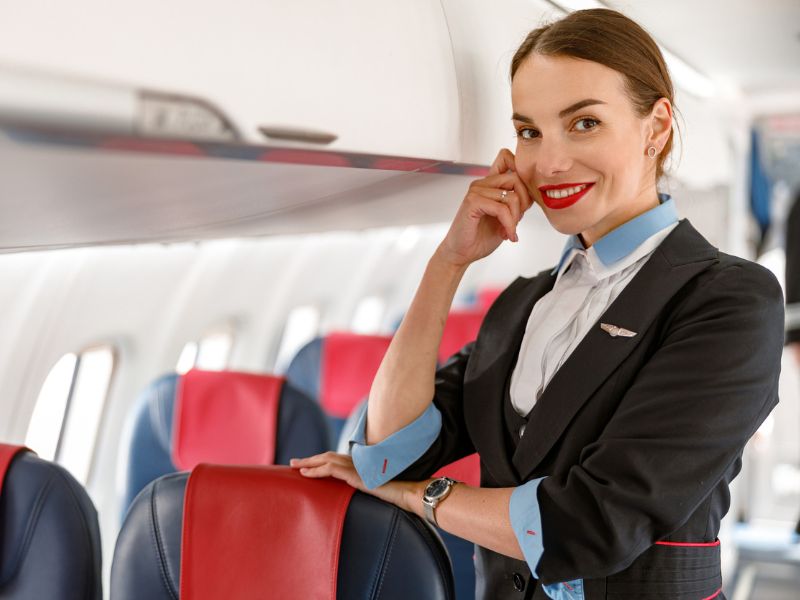 Légiutaskísérő-módszer hosszú repülésekhez: bőrápolás, alvás, energia