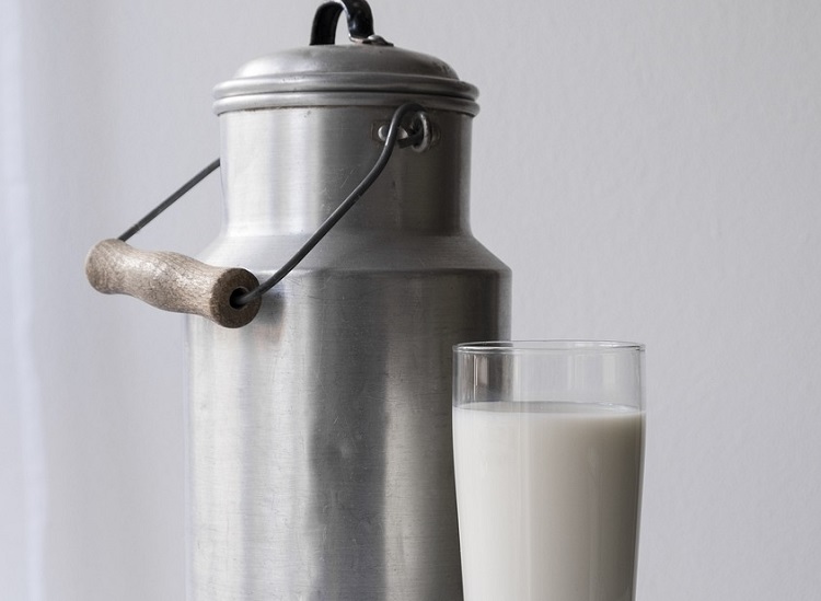 A madárinfluenza terjedése és nyers tej