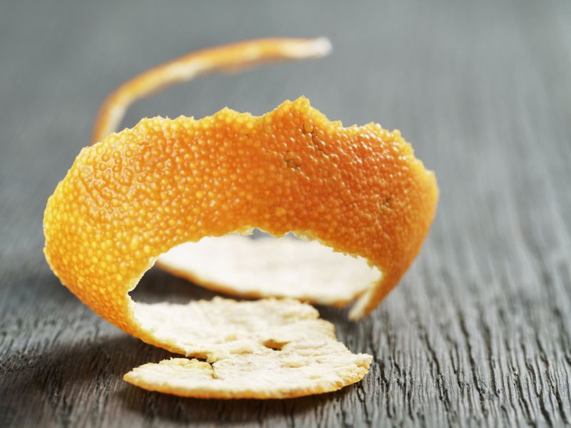 Narancshéjból készült házi tisztítószer