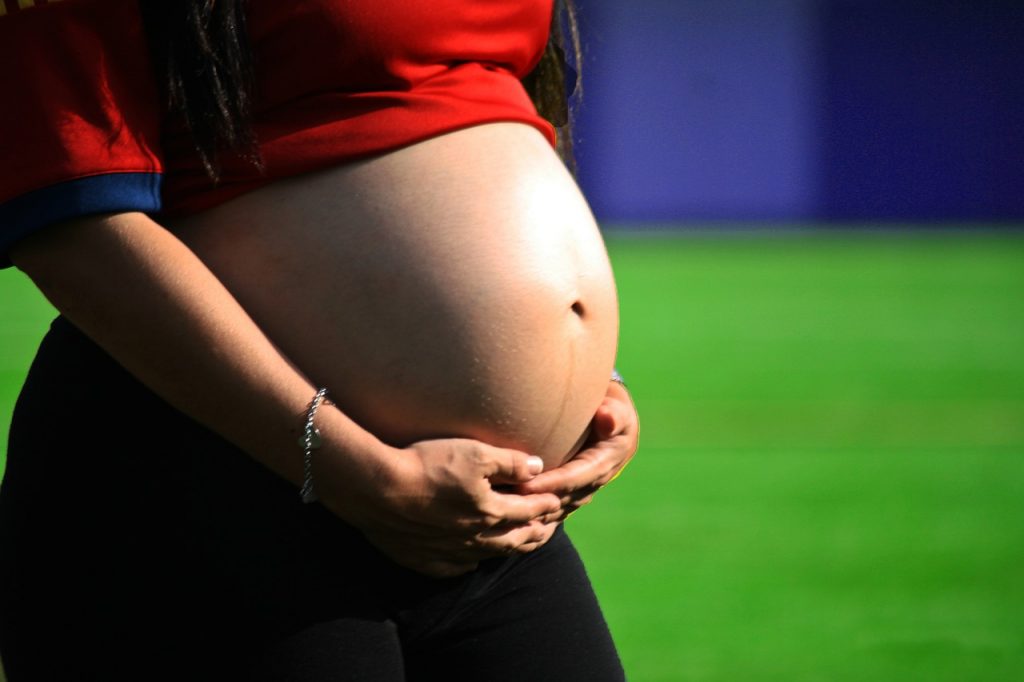 terhes nő fogy