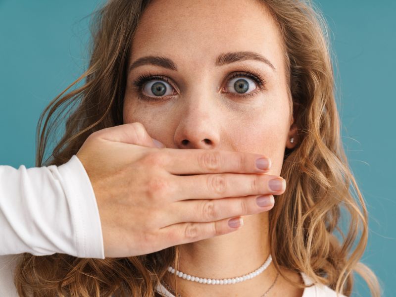 Rossz szájszag okai: Mit árul el a leheleted az egészségedről?