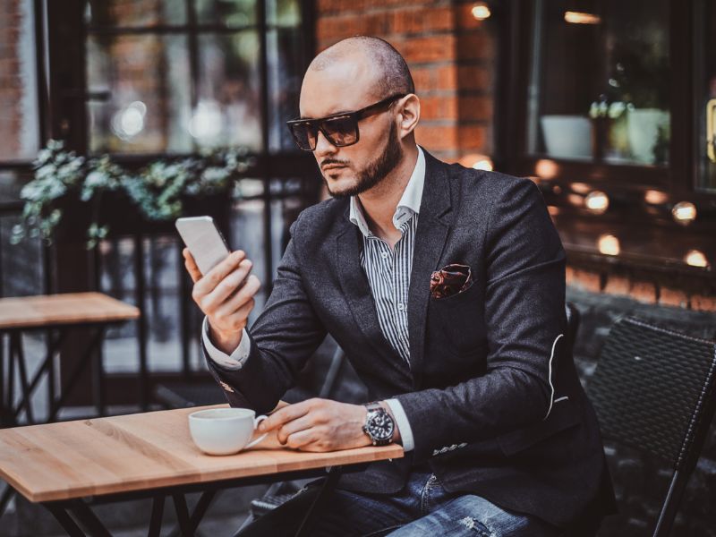 A smart casual dress code az irodai és szabadidős öltözködés közötti arany középutat kínálja