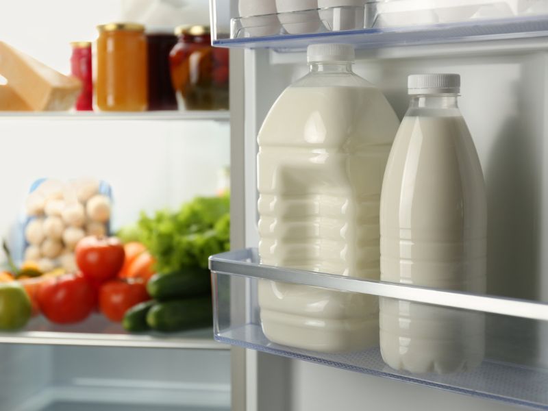 Tej tárolása a hűtőben: tippek a hosszabb frissességért