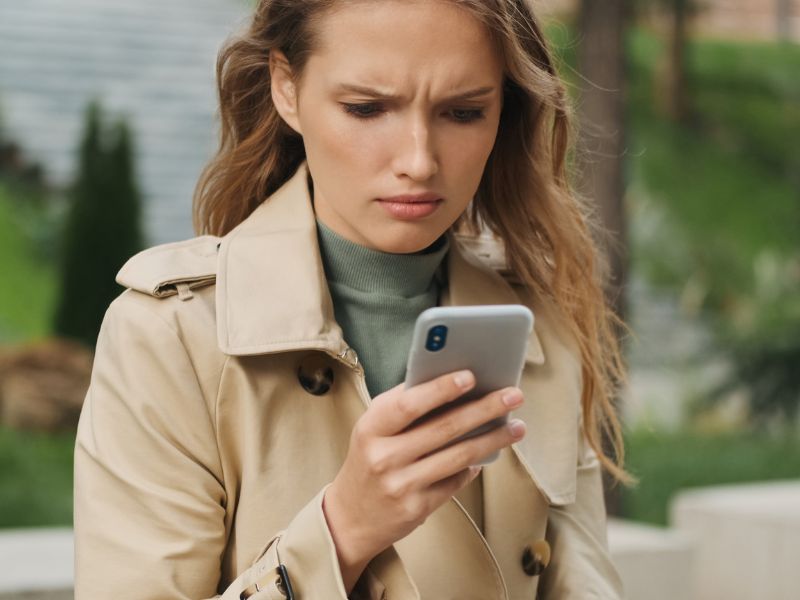 Miért ragasztja le egyre több ember a telefonja kameráját?