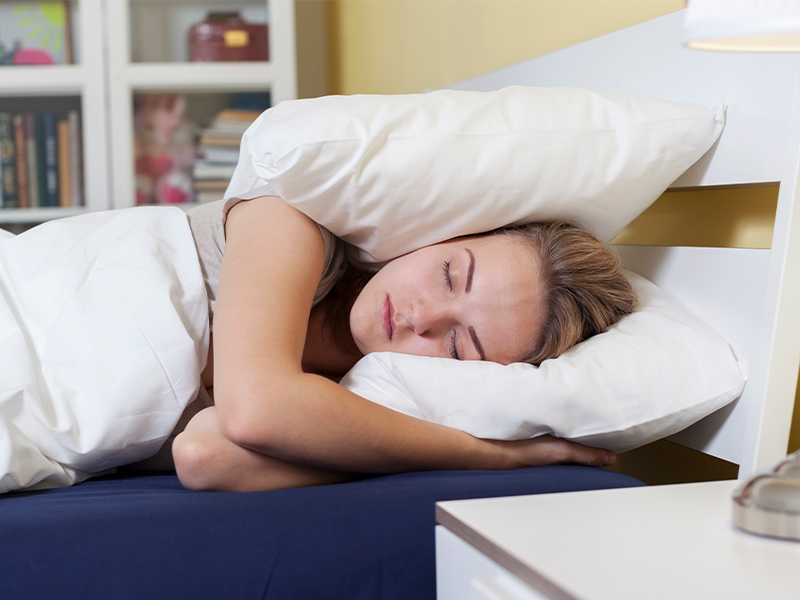 Egy ártatlannak hitt szokás, ami csendben átírja a tinédzserek agyát