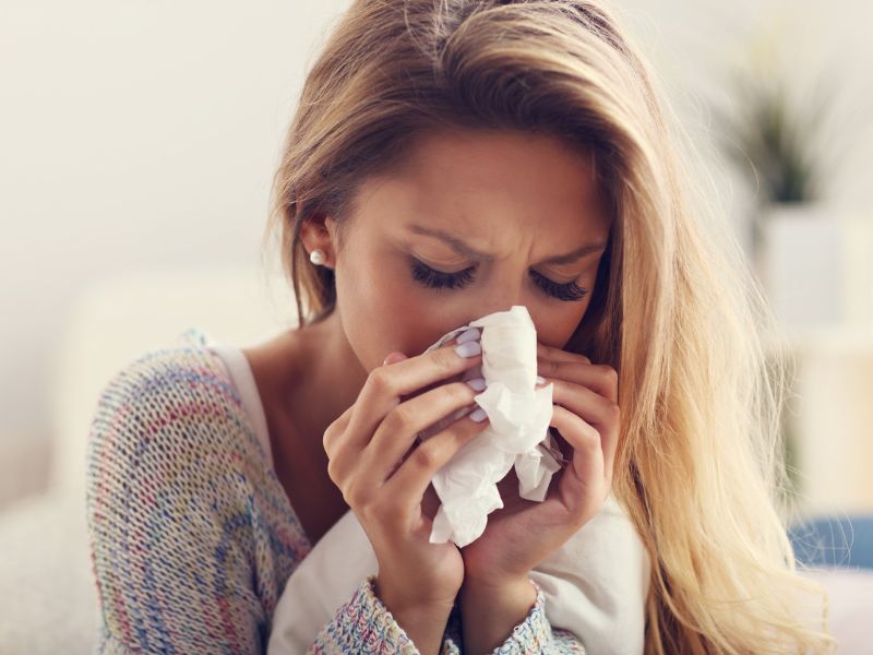 Tüsszentés visszatartása közben a testben veszélyesen magas nyomás alakul ki