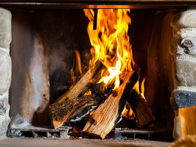 Így duplázható meg a tűzifa égési ideje