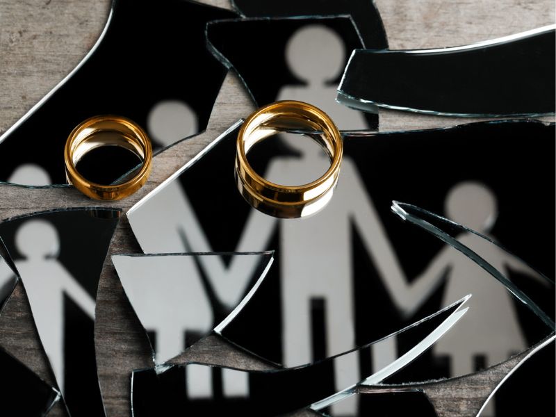 A modern kapcsolatokban a válások oka egyre gyakrabban kötődik a virtuális világ jelenségeihez