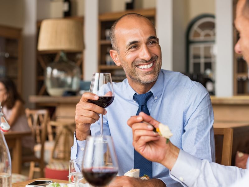 Vörösbor egészségügyi előnyei: étkezés közben teljesedik ki
