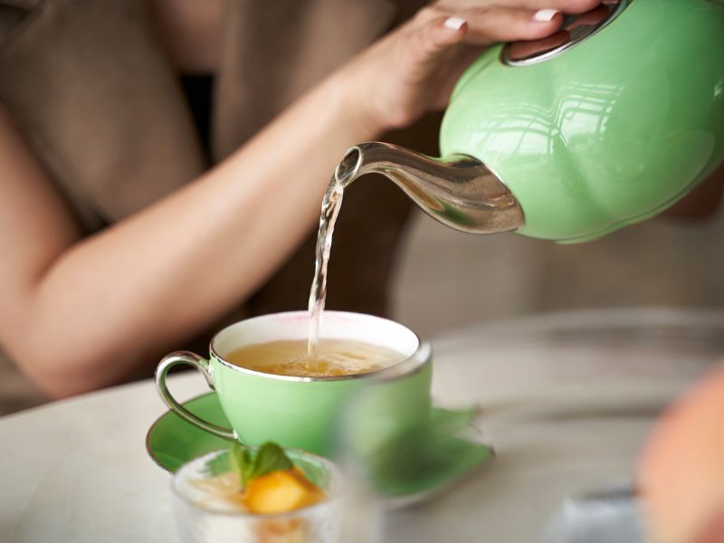 Zöld tea keverék fahéjjal és babérral – természetes anyagcsere-serkentő recept